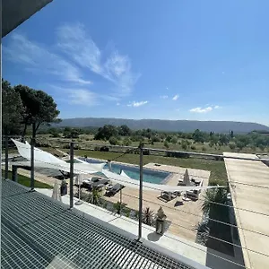 Couette-café Les Pins Du Luberon, Coustellet